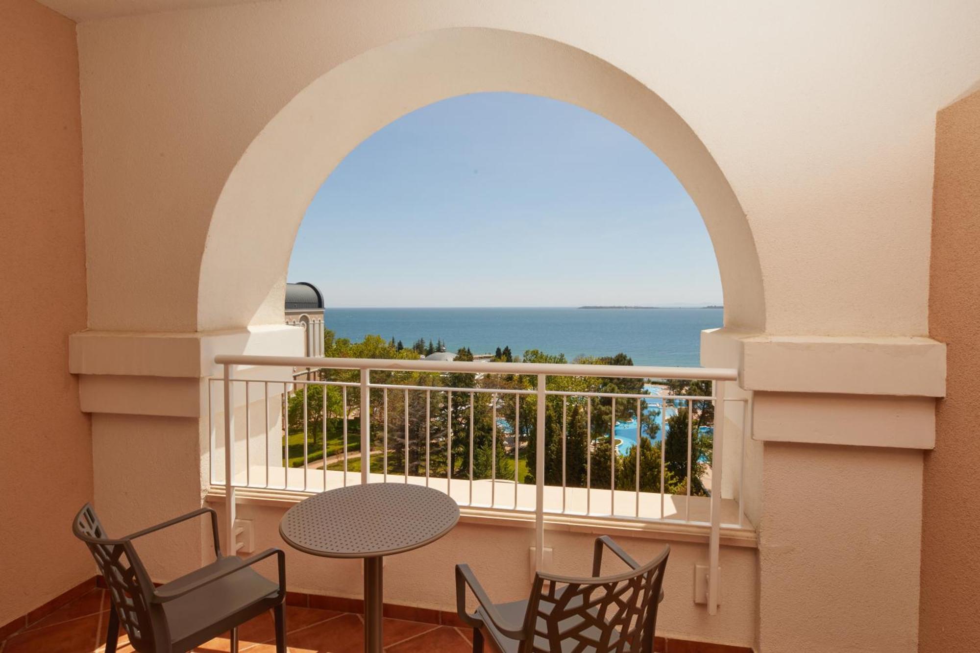 My Favorite Club Double Deluxe Frontal Sea View