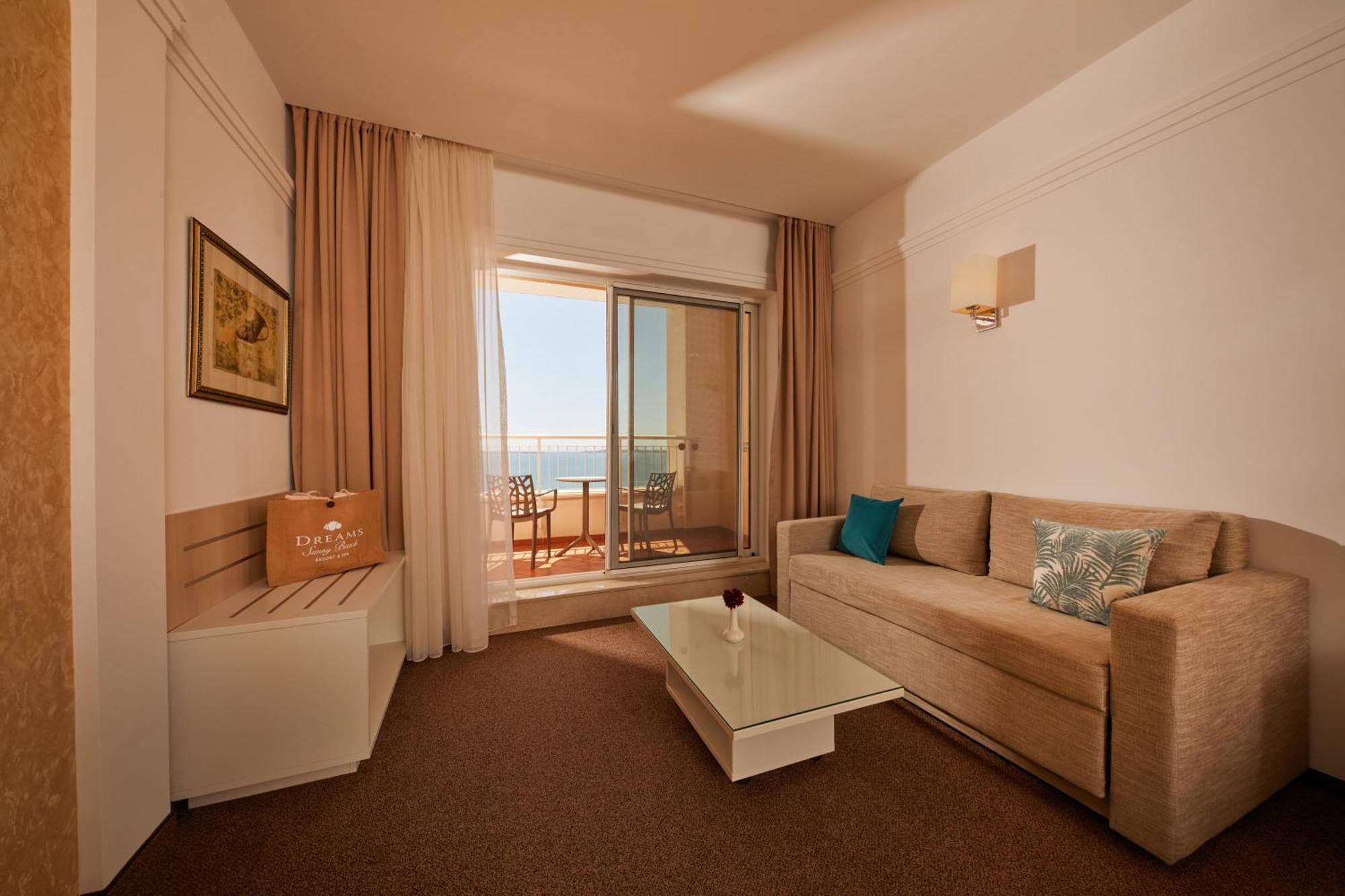 Family Frontal Sea View